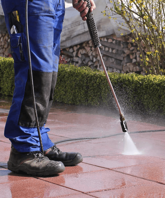 Pressure washing services in Crestwood KY